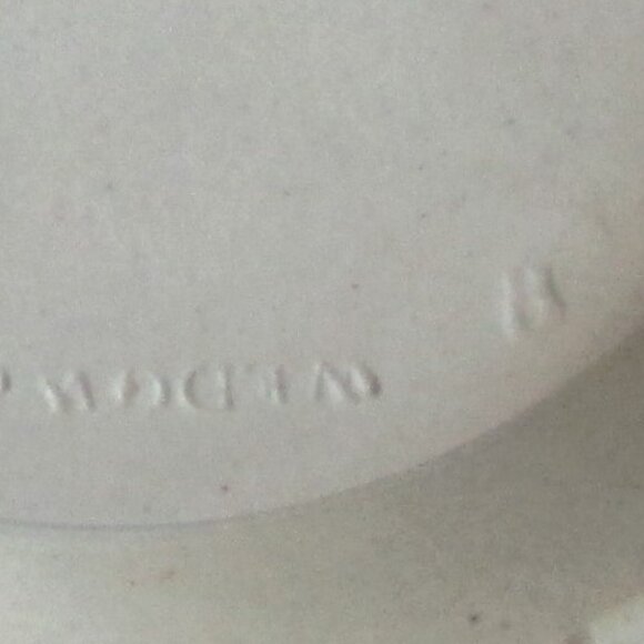 ANTIQUE WEDGWOOD "ETRUSCAN" PITCHER - Picture 12 of 16